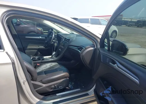 2016 Ford Fusion Titanium из США, поврежденный, VIN 3FA6P0K94GR188054